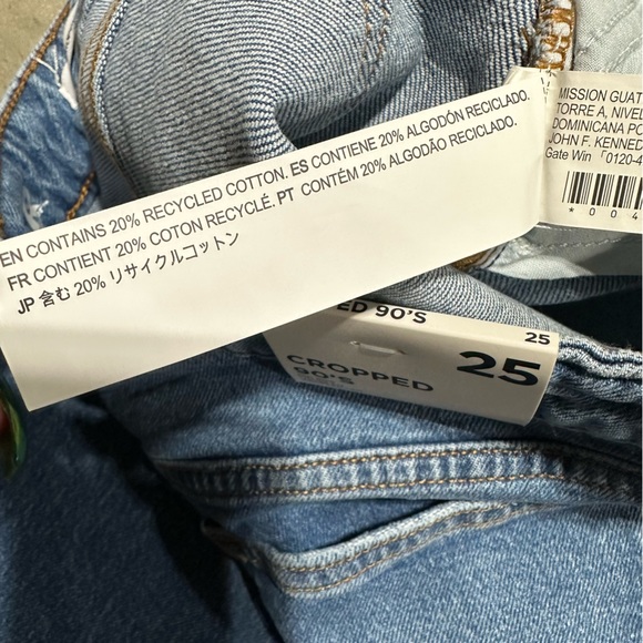 Forever 21 Cropped 90’s Jeans High Waisted - Picture 5 of 5